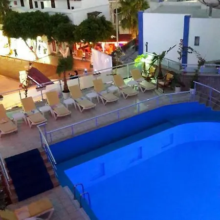 Ozzy Hotel *